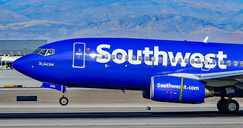 Southwest_Boeing_737-700_N956WN__The_Jack_Vidal__at_Las_Vegas